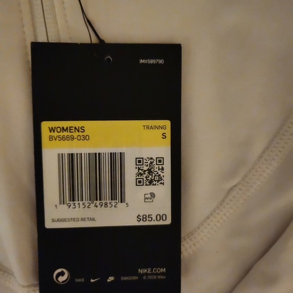 Nike - Picture 3 of 4